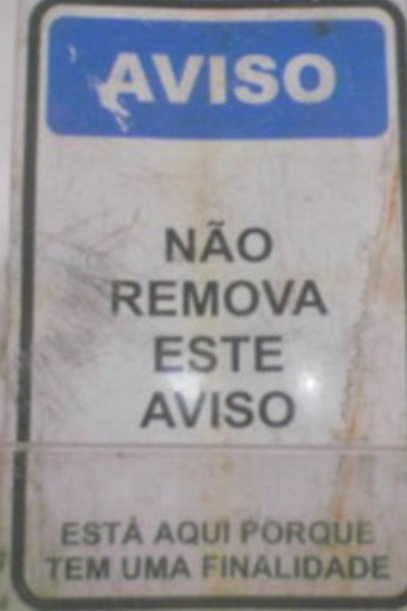 Placas ridículas - Aviso inútil.png