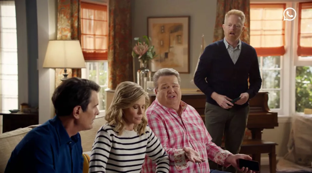 Personagens de 'Modern Family' em campanha do WhatsApp (Foto: Reprodução)